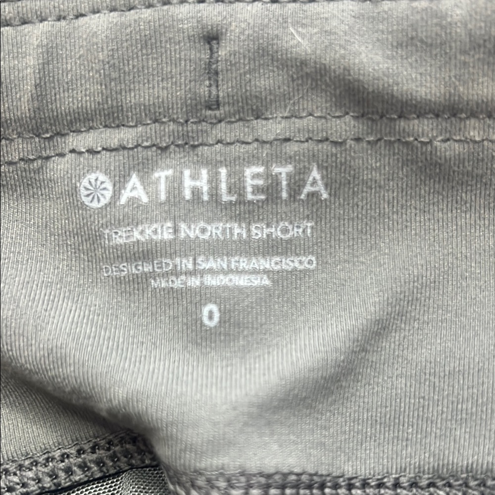 Athleta size 0 Trekkie North Olive Green Women's Shorts - Picture 3 of 3